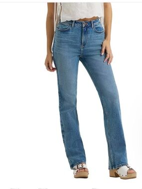 Women's Wrangler® Ivy High Rise Bold Boot Jean Size 8 (FREE to STRETCH) NWT